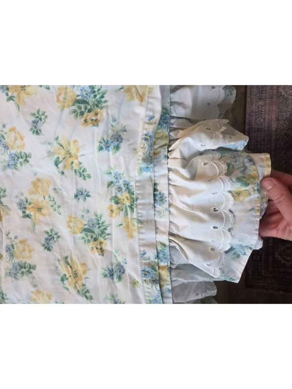Vintage Twin size sheet set fitted sheet, flat and two standard pillow cases